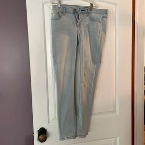 Uniqlo light wash jeans size 28